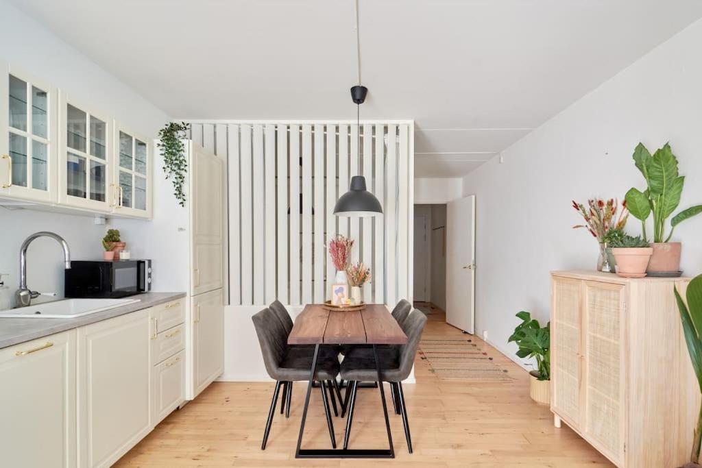 Luxury - Family Friendly - - Cozy- Balcony Kopenhagen