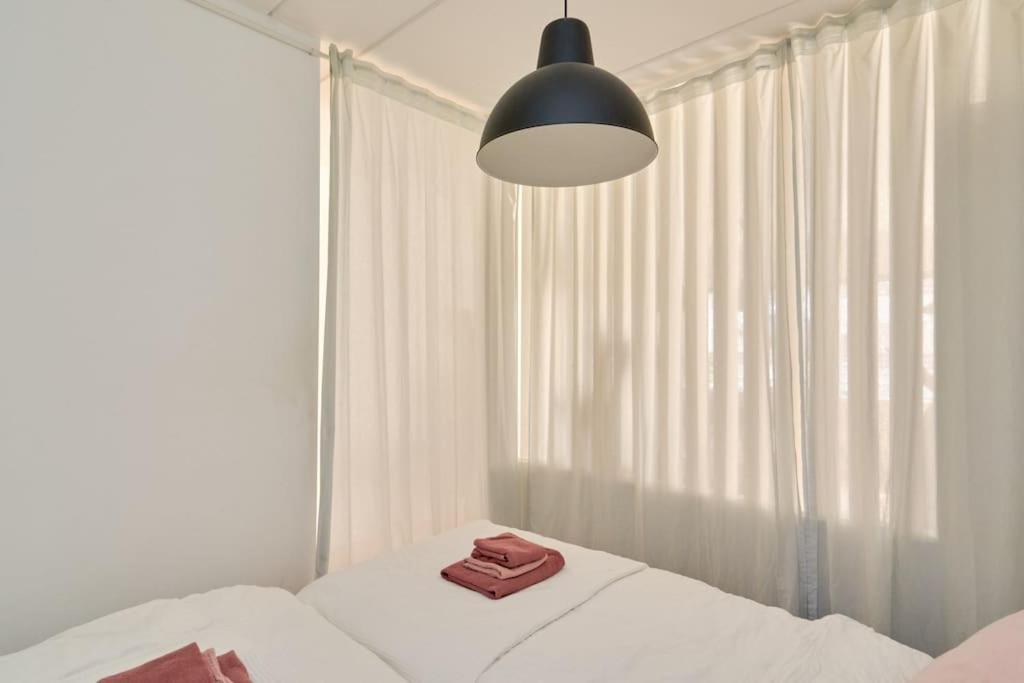 Luxury - Family Friendly - - Cozy- Balcony Apartment