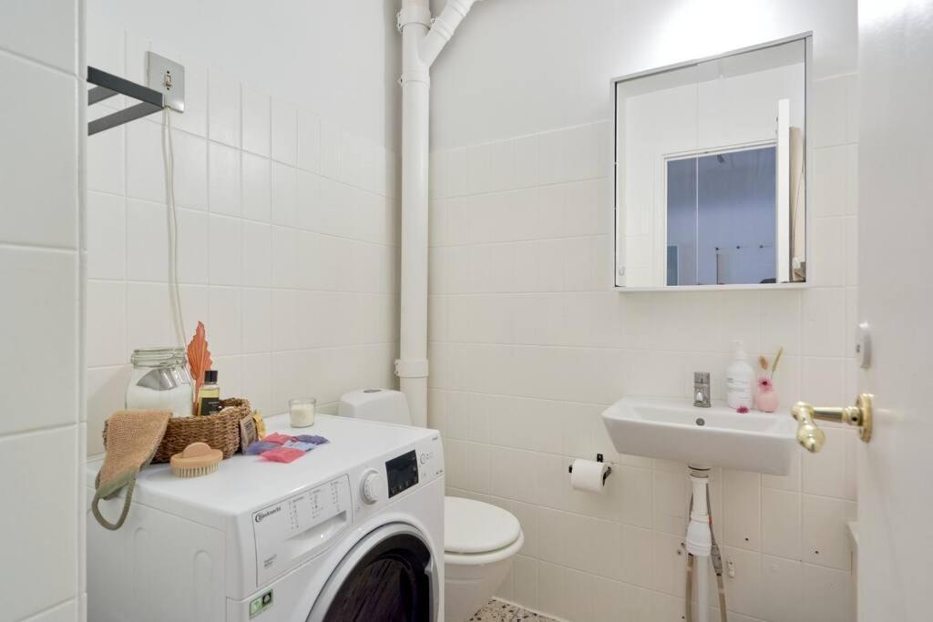 Apartment Luxury - Family Friendly - - Cozy- Balcony *